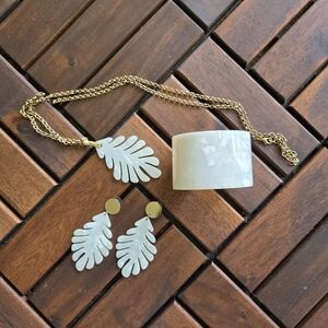 Statement Jewelry Set – White Leaf Earrings, Pendant Necklace & Cuff Bracelet